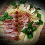 käse-wurst-schinkenplatte-gemischt